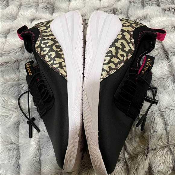 Clove doesn’t have to be boring….Black and Pink Leopard Sneakers - Picture 5 of 10